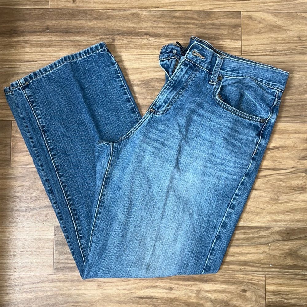 Men’s Medium Wash Jeans